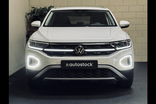 Volkswagen T-Roc 1.5 TSI DSG Style | Massage | IQ | Beats | Trekhaak