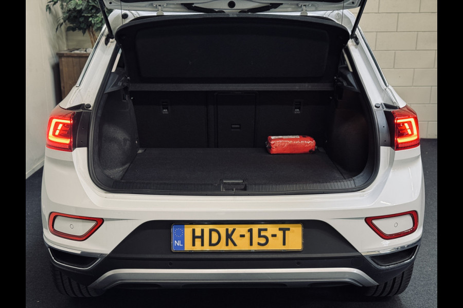 Volkswagen T-Roc 1.5 TSI DSG Style | Massage | IQ | Beats | Trekhaak