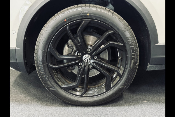 Volkswagen T-Roc 1.5 TSI DSG Style | Massage | IQ | Beats | Trekhaak