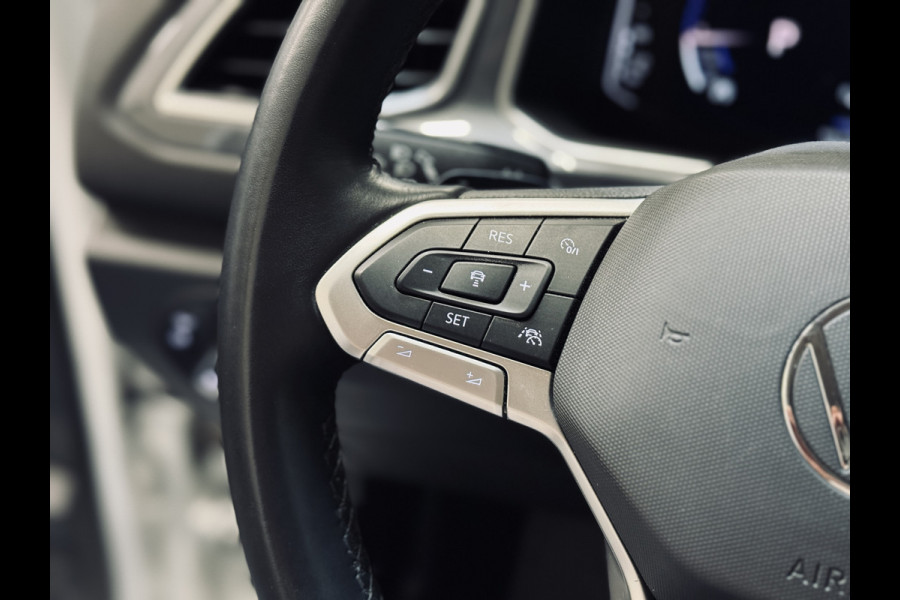 Volkswagen T-Roc 1.5 TSI DSG Style | Massage | IQ | Beats | Trekhaak