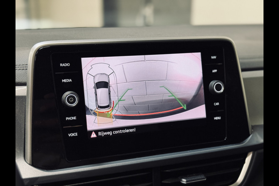 Volkswagen T-Roc 1.5 TSI DSG Style | Massage | IQ | Beats | Trekhaak