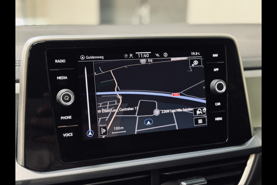 Volkswagen T-Roc 1.5 TSI DSG Style | Massage | IQ | Beats | Trekhaak