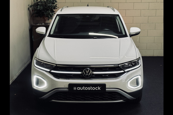 Volkswagen T-Roc 1.5 TSI DSG Style | Massage | IQ | Beats | Trekhaak