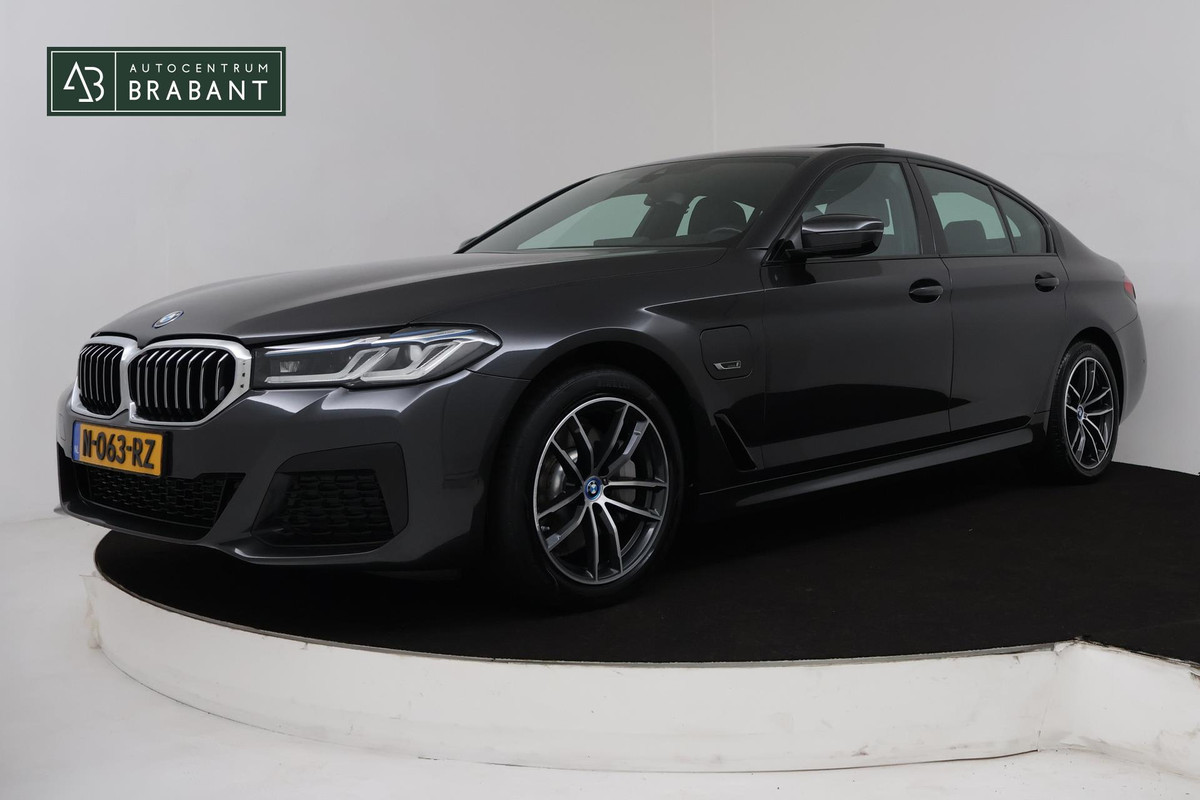 BMW 5 Serie 530e Business Edition Plus (PANO, CAMERA, COMFORTSTOELEN, STOELVERWARMING, SFEERVERLICHTING, DEALER ONDERHOUDEN) BMW 5 Serie 530e Business Edition Plus (PANO, CAMERA, COMFORTSTOELEN, STOELVERWARMING, SFEERVERLICHTING, DEALER ONDERHOUDEN)