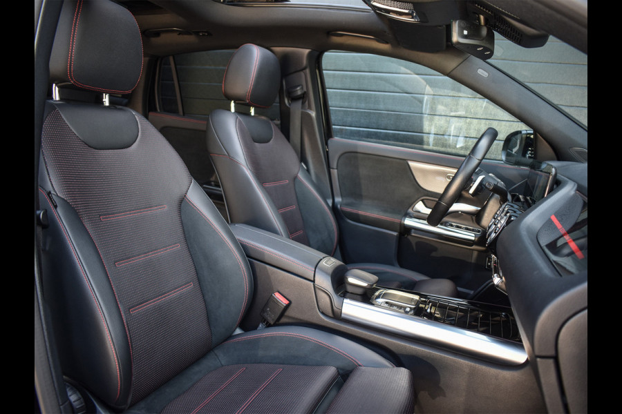 Mercedes-Benz GLA 200 AMG LINE EDITION ONE | PANORAMADAK | CAMERA | FULL-LED | STOELVERWARMING | SPORTSTOEL | CARBON INLEG | AMBIANCE INTERIEUR |