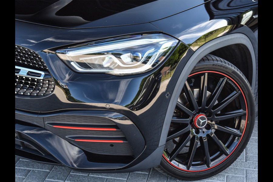 Mercedes-Benz GLA 200 AMG LINE EDITION ONE | PANORAMADAK | CAMERA | FULL-LED | STOELVERWARMING | SPORTSTOEL | CARBON INLEG | AMBIANCE INTERIEUR |
