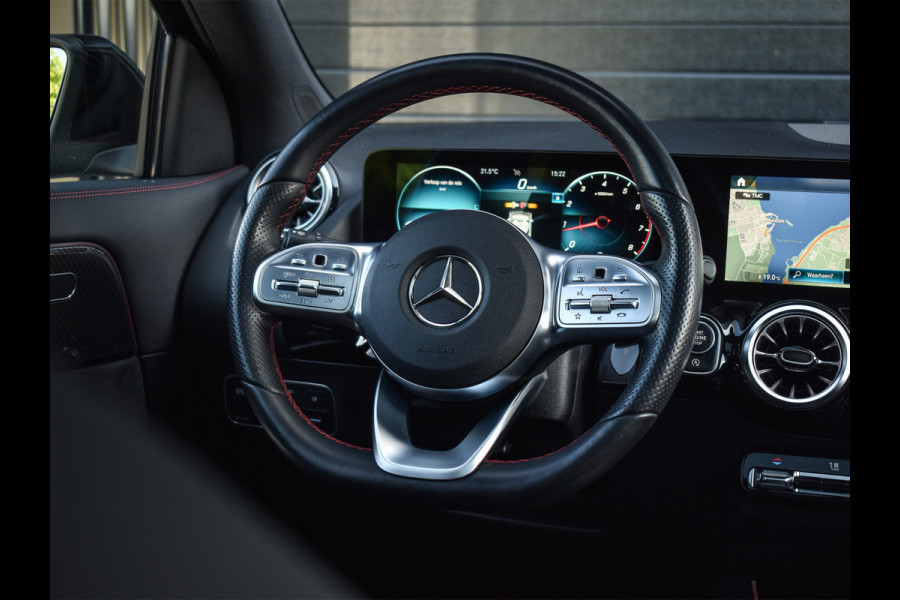 Mercedes-Benz GLA 200 AMG LINE EDITION ONE | PANORAMADAK | CAMERA | FULL-LED | STOELVERWARMING | SPORTSTOEL | CARBON INLEG | AMBIANCE INTERIEUR |