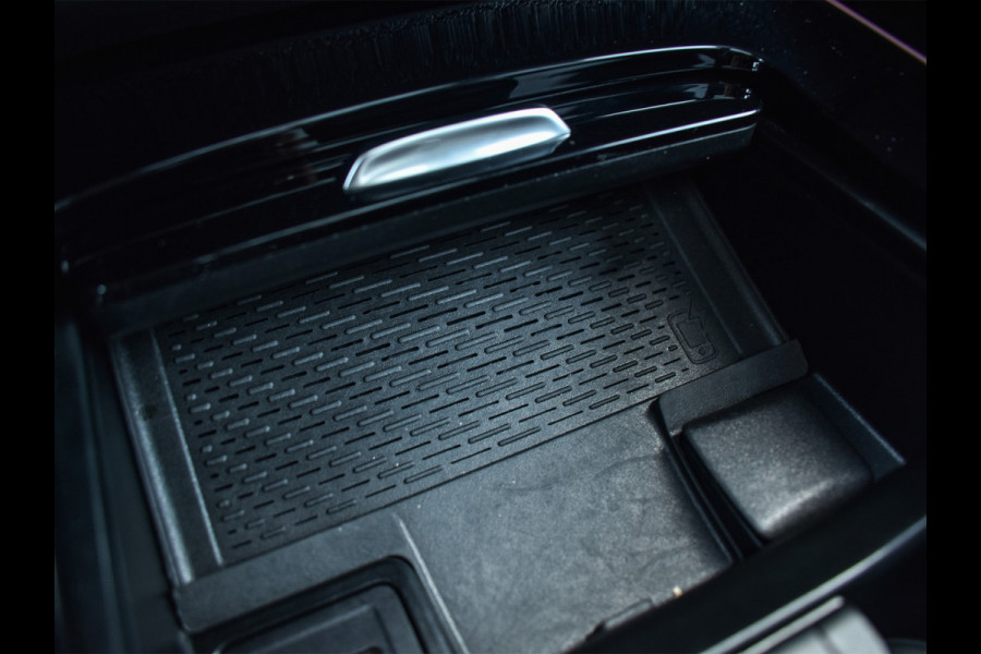 Mercedes-Benz GLA 200 AMG LINE EDITION ONE | PANORAMADAK | CAMERA | FULL-LED | STOELVERWARMING | SPORTSTOEL | CARBON INLEG | AMBIANCE INTERIEUR |