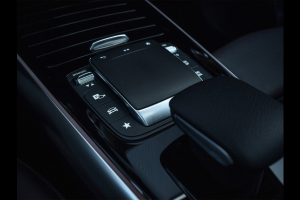 Mercedes-Benz GLA 200 AMG LINE EDITION ONE | PANORAMADAK | CAMERA | FULL-LED | STOELVERWARMING | SPORTSTOEL | CARBON INLEG | AMBIANCE INTERIEUR |