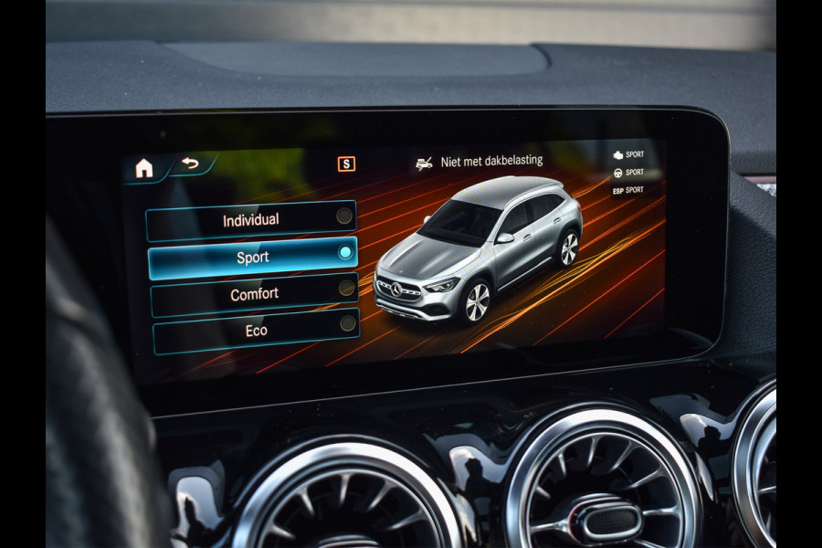 Mercedes-Benz GLA 200 AMG LINE EDITION ONE | PANORAMADAK | CAMERA | FULL-LED | STOELVERWARMING | SPORTSTOEL | CARBON INLEG | AMBIANCE INTERIEUR |