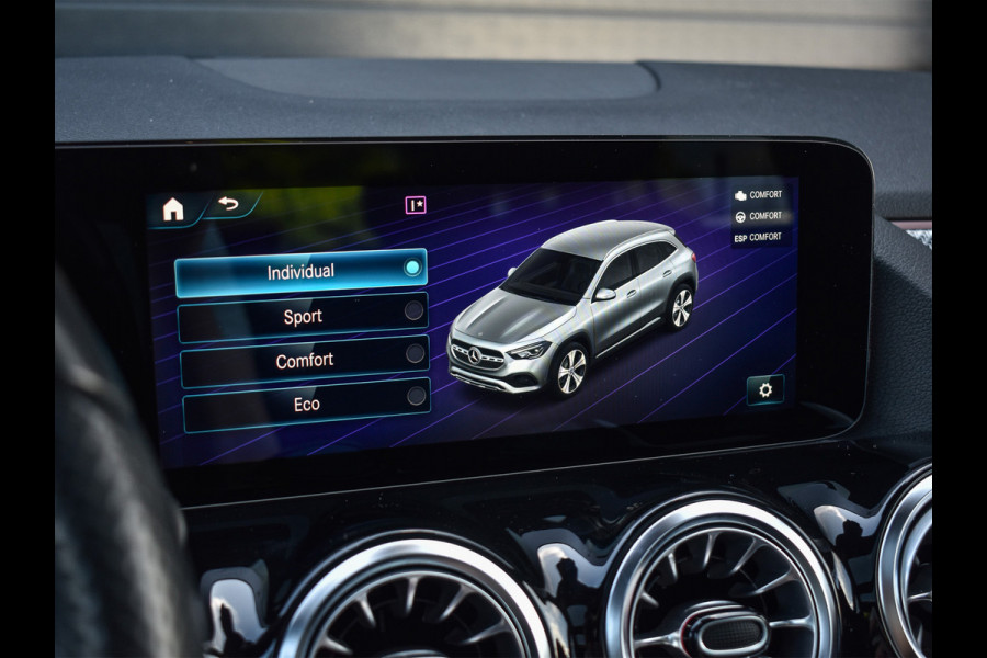 Mercedes-Benz GLA 200 AMG LINE EDITION ONE | PANORAMADAK | CAMERA | FULL-LED | STOELVERWARMING | SPORTSTOEL | CARBON INLEG | AMBIANCE INTERIEUR |