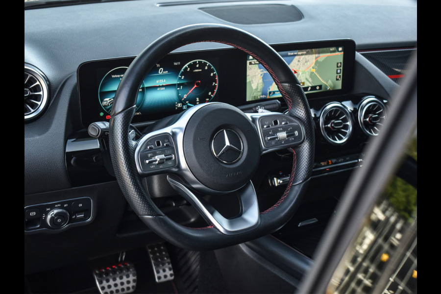 Mercedes-Benz GLA 200 AMG LINE EDITION ONE | PANORAMADAK | CAMERA | FULL-LED | STOELVERWARMING | SPORTSTOEL | CARBON INLEG | AMBIANCE INTERIEUR |