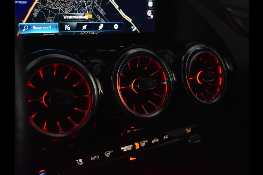 Mercedes-Benz GLA 200 AMG LINE EDITION ONE | PANORAMADAK | CAMERA | FULL-LED | STOELVERWARMING | SPORTSTOEL | CARBON INLEG | AMBIANCE INTERIEUR |