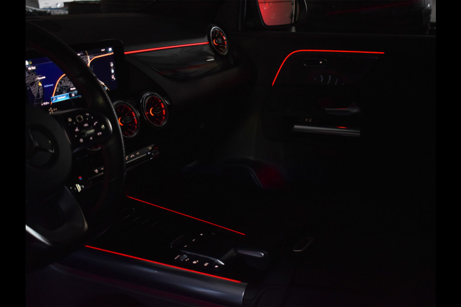 Mercedes-Benz GLA 200 AMG LINE EDITION ONE | PANORAMADAK | CAMERA | FULL-LED | STOELVERWARMING | SPORTSTOEL | CARBON INLEG | AMBIANCE INTERIEUR |