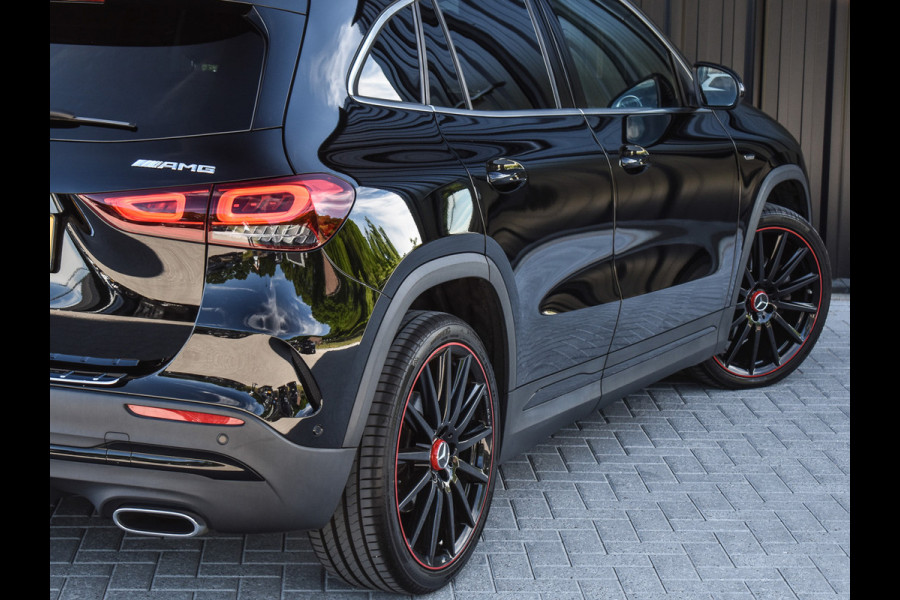 Mercedes-Benz GLA 200 AMG LINE EDITION ONE | PANORAMADAK | CAMERA | FULL-LED | STOELVERWARMING | SPORTSTOEL | CARBON INLEG | AMBIANCE INTERIEUR |