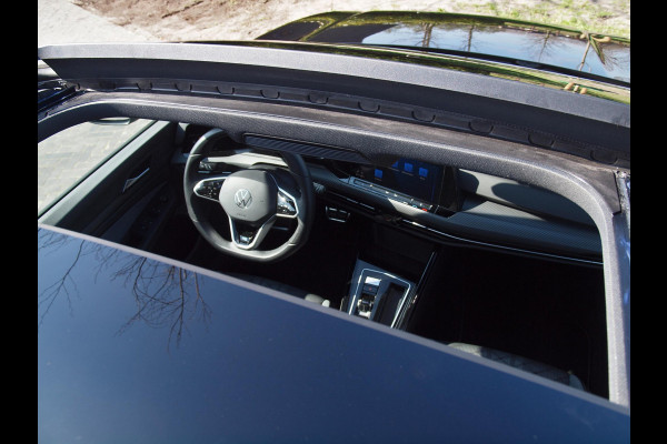 Volkswagen Golf 2.0TSI 190PK DSG | Schuifdak | Apple Carplay | Camera | Matrix-LED verlichting | Harman Kardon |