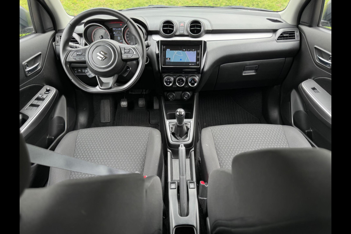 Suzuki Swift 1.2 Style Smart Hybrid, eerste eigenaar, achteruitrijcamera, ECC, LMV, Nederlandse auto met nationale auto pas Suzuki Swift 1.2 Style Smart Hybrid, eerste eigenaar, achteruitrijcamera, ECC, LMV, Nederlandse auto met nationale auto pas