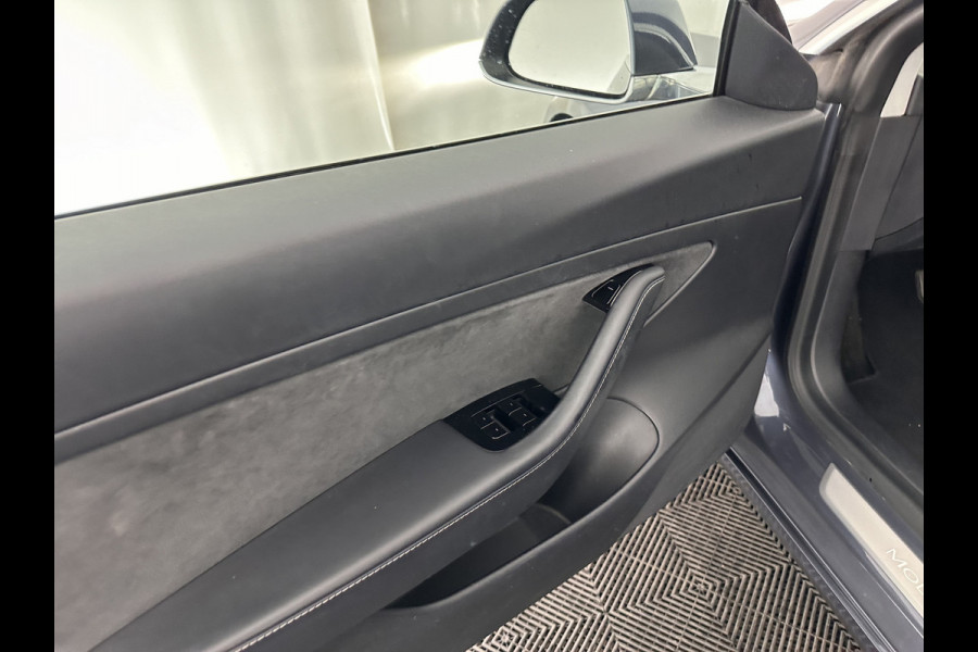 Tesla Model 3 Standard RWD Plus 60 kWh [ 3-Fase ] (INCL-BTW) Aut. *PANO | AUTO-PILOT | FULL-LEATHER | KEYLESS | FULL-LED | MEMORY-PACK | SURROUND-VIEW | DAB | CARPLAY | DIGI-COCKPIT | LANE-ASSIST | COMFORT-SEATS | 18"ALU*