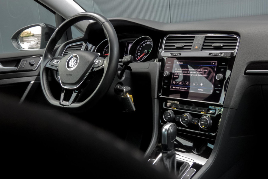 Volkswagen Golf 1.5 TSI Highline Business R | R-LINE | ACC | PDC | NAVI | LED