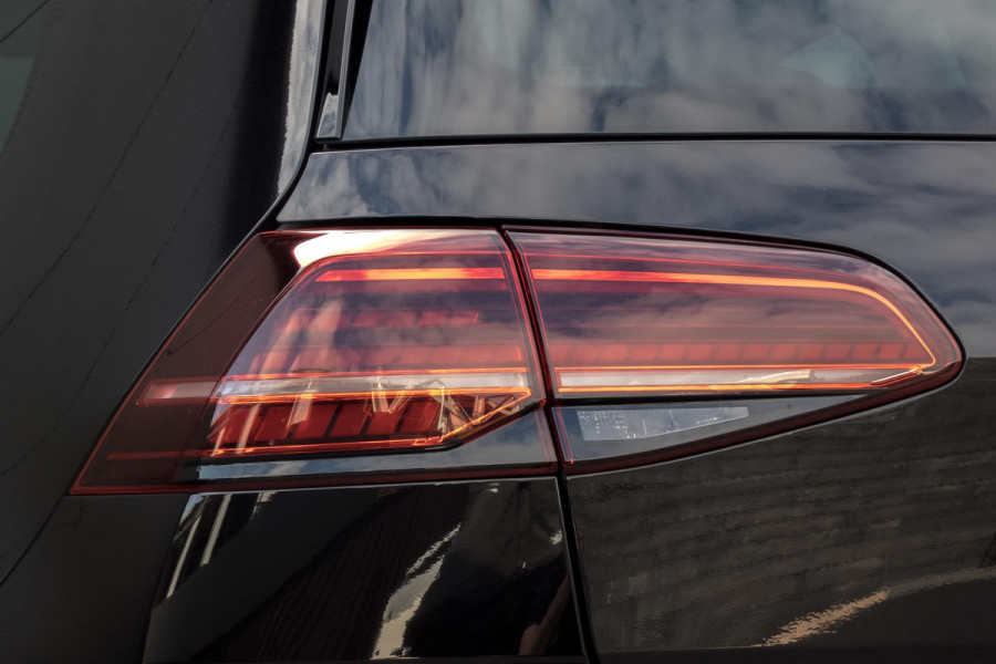 Volkswagen Golf 1.5 TSI Highline Business R | R-LINE | ACC | PDC | NAVI | LED