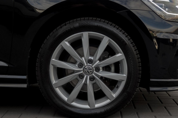 Volkswagen Golf 1.5 TSI Highline Business R | R-LINE | ACC | PDC | NAVI | LED