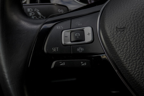 Volkswagen Golf 1.5 TSI Highline Business R | R-LINE | ACC | PDC | NAVI | LED