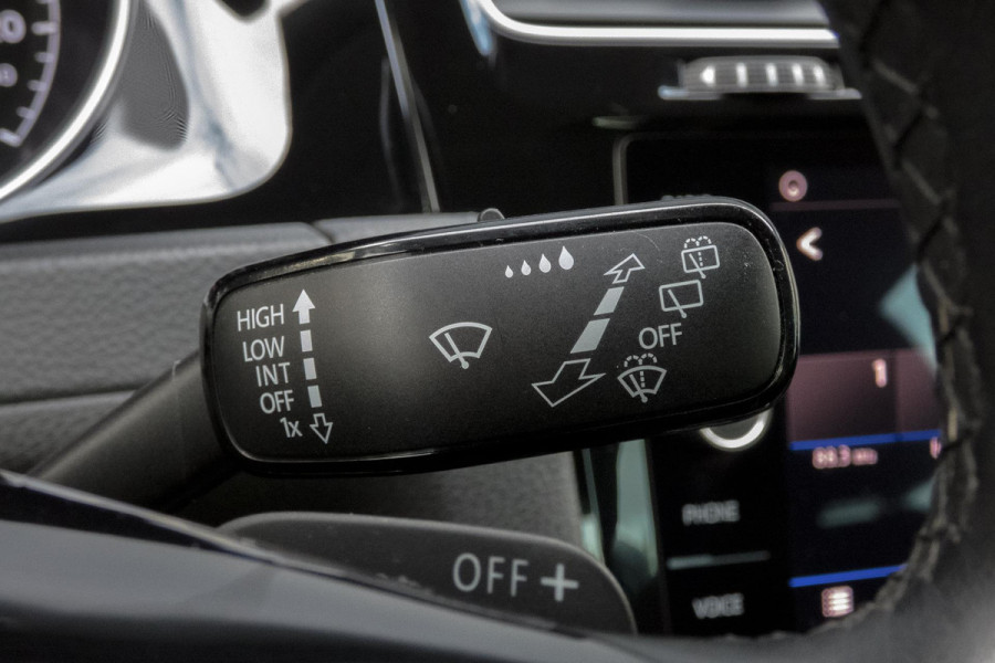 Volkswagen Golf 1.5 TSI Highline Business R | R-LINE | ACC | PDC | NAVI | LED