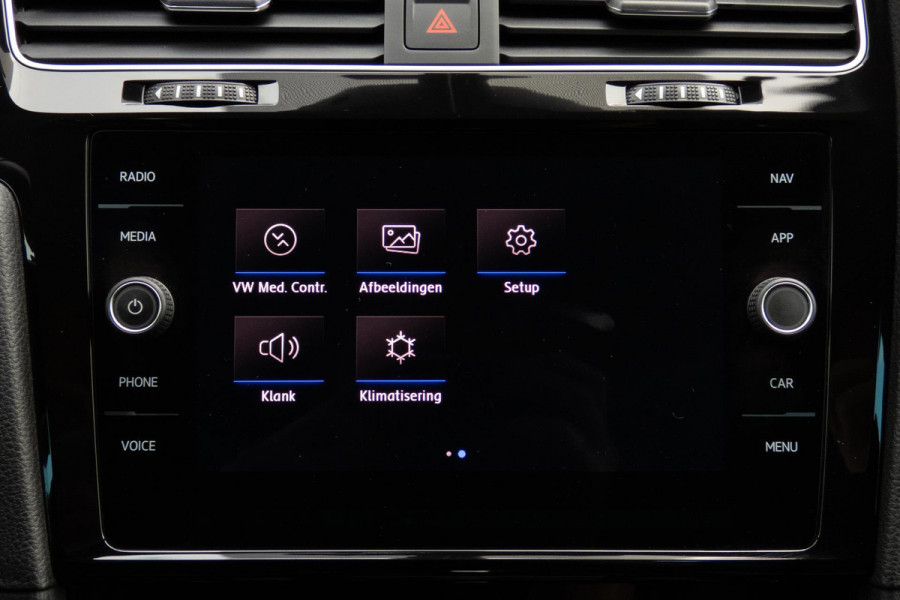 Volkswagen Golf 1.5 TSI Highline Business R | R-LINE | ACC | PDC | NAVI | LED
