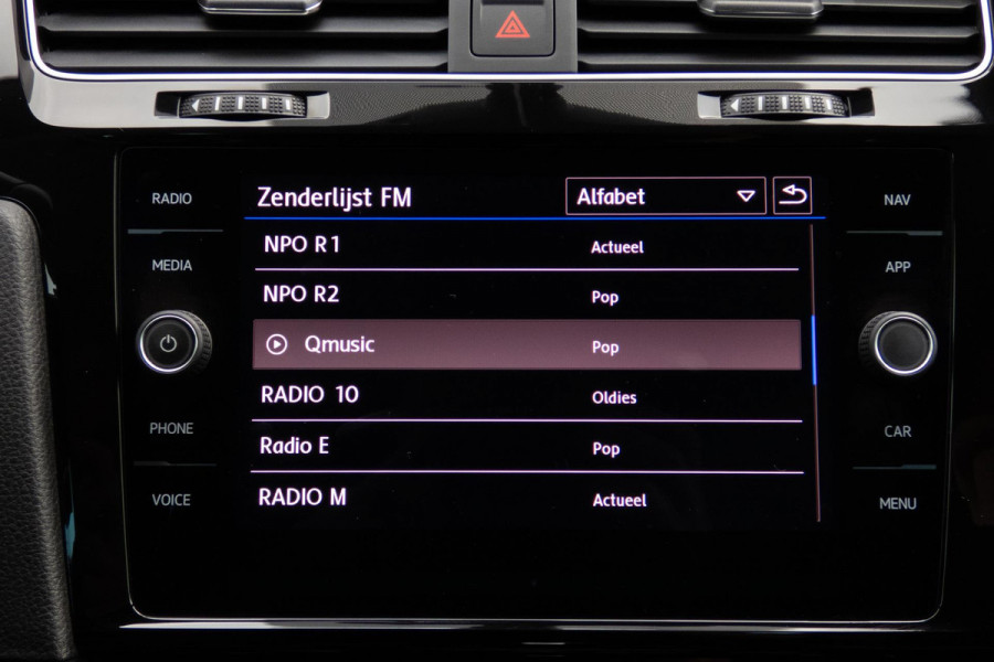 Volkswagen Golf 1.5 TSI Highline Business R | R-LINE | ACC | PDC | NAVI | LED