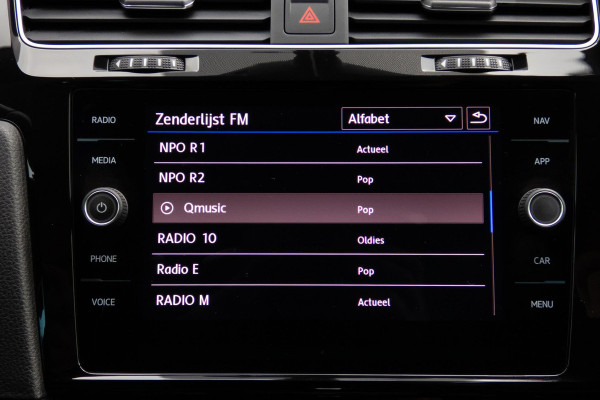 Volkswagen Golf 1.5 TSI Highline Business R | R-LINE | ACC | PDC | NAVI | LED
