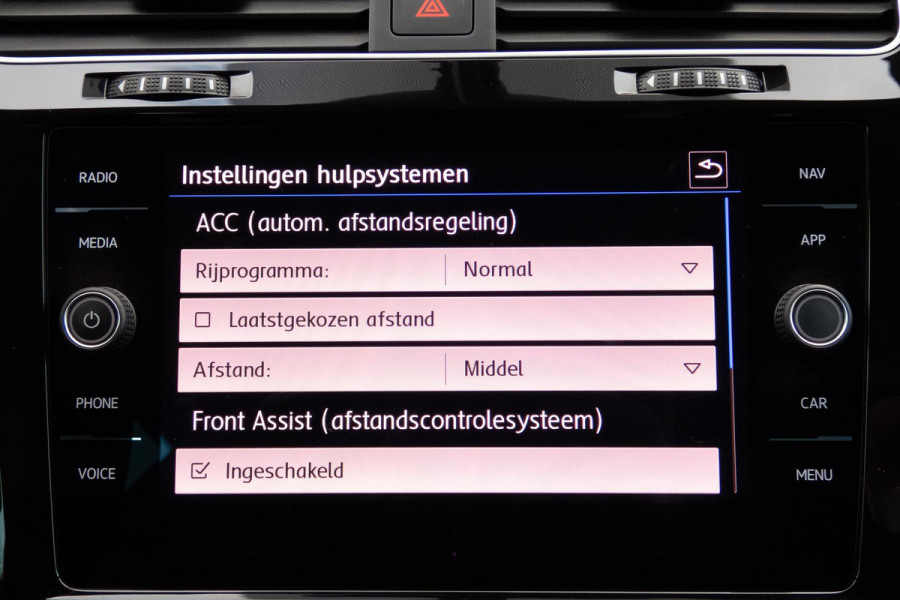 Volkswagen Golf 1.5 TSI Highline Business R | R-LINE | ACC | PDC | NAVI | LED
