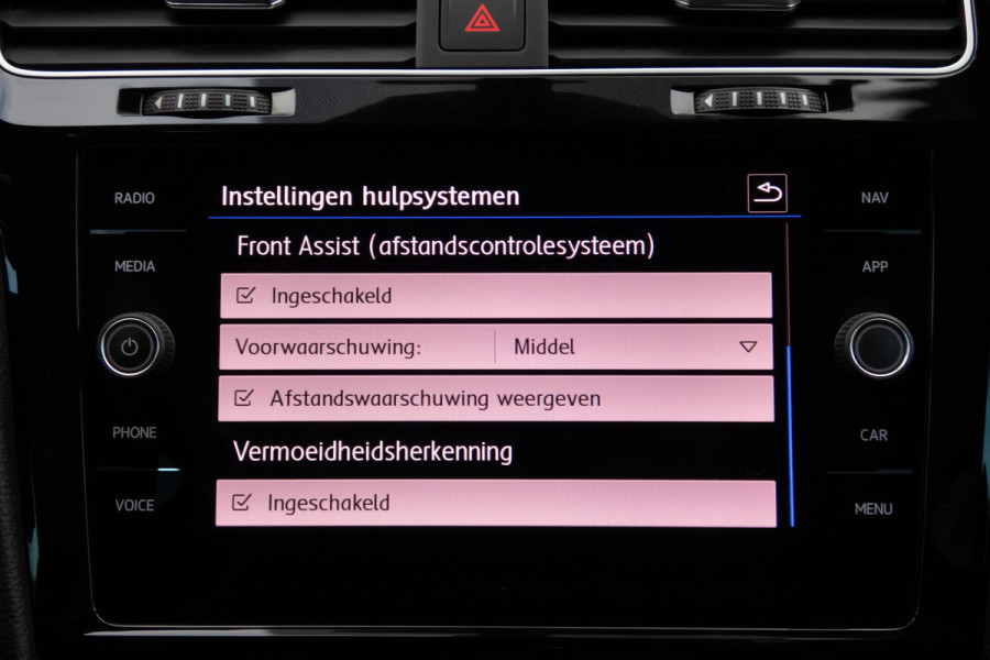 Volkswagen Golf 1.5 TSI Highline Business R | R-LINE | ACC | PDC | NAVI | LED