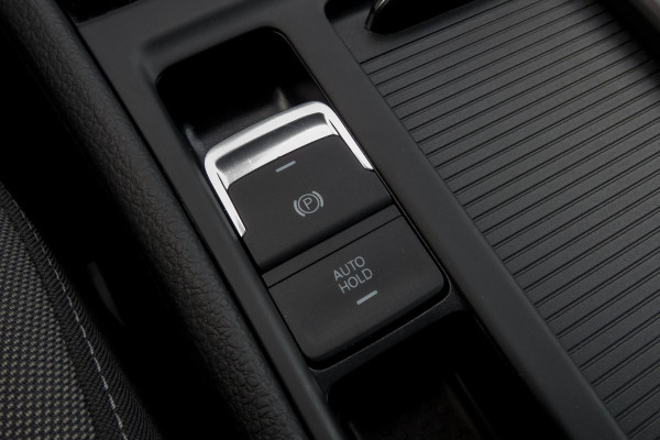 Volkswagen Golf 1.5 TSI Highline Business R | R-LINE | ACC | PDC | NAVI | LED