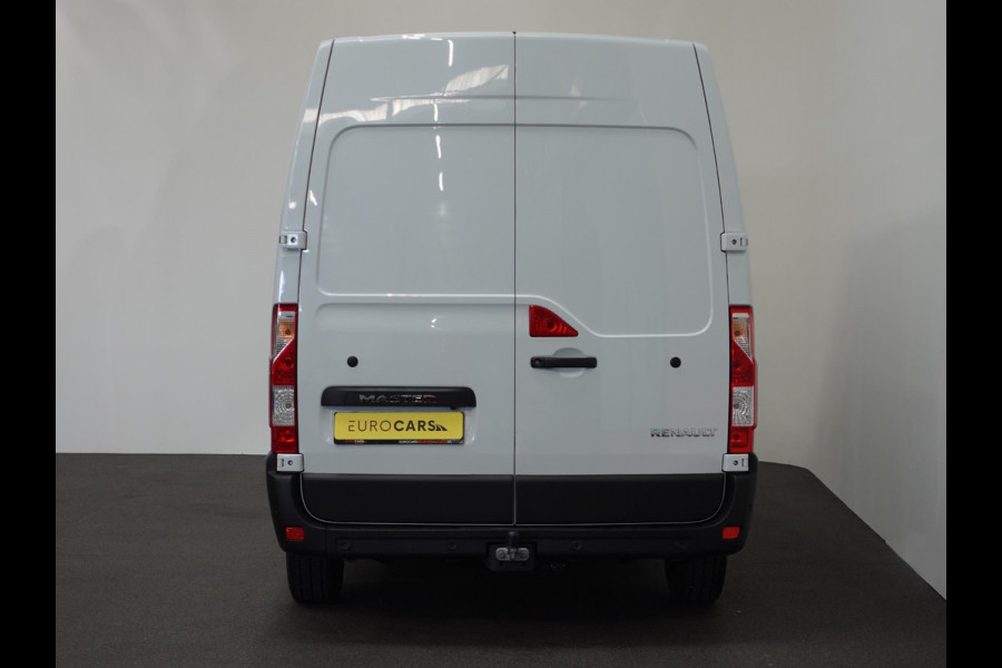 Renault Master T33 2.3 dCi 135 L2H2 BPM VRIJ ! Airco Cruise control Parkeersensoren Navigatie Trekhaak