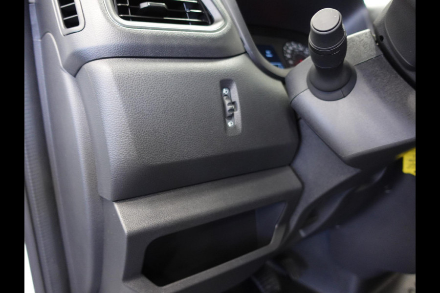 Renault Master T33 2.3 dCi 135 L2H2 BPM VRIJ ! Airco Cruise control Parkeersensoren Navigatie Trekhaak