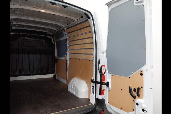 Renault Master T33 2.3 dCi 135 L2H2 BPM VRIJ ! Airco Cruise control Parkeersensoren Navigatie Trekhaak