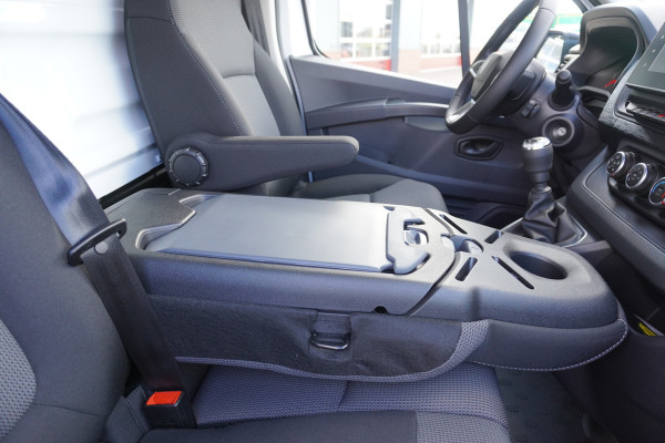 Renault Trafic 2.0 Blue dC1 150PK T30 L2H1 nr.V139 | Airco | Cruise | Navi | Camera