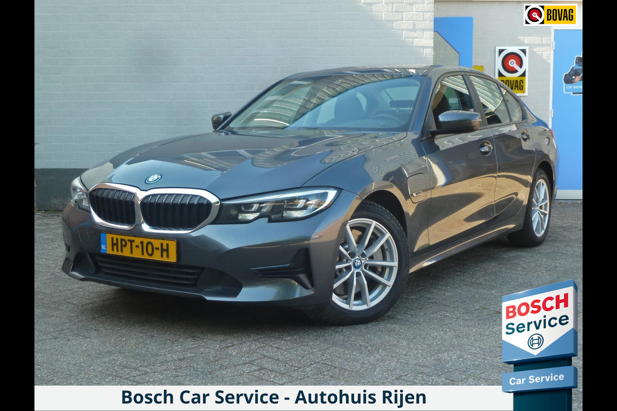 BMW 3-serie 330e High Executive|Sportstoelen|Camera|Live-Cockpit-Pro|Park-Assist|Active-Guard-Plus|HiFi-Audio BMW 3-serie 330e High Executive|Sportstoelen|Camera|Live-Cockpit-Pro|Park-Assist|Active-Guard-Plus|HiFi-Audio