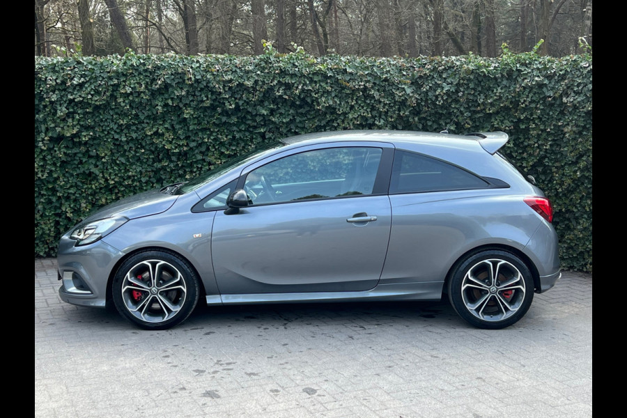 Opel Corsa 1.4 GSi 150 PK | Recaro Stoelen | Bi-Xenon | Stoel + Stuurverwarming