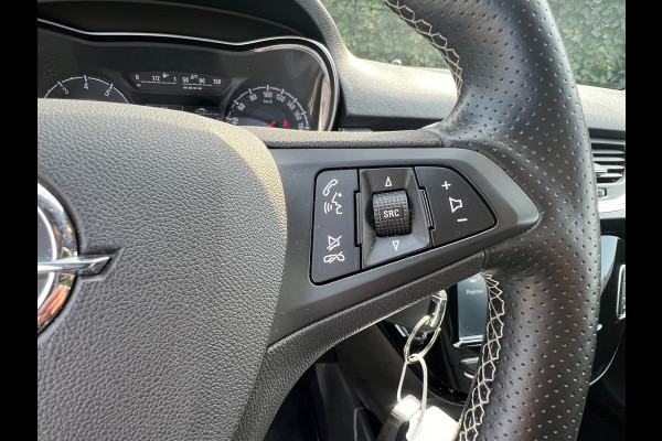 Opel Corsa 1.4 GSi 150 PK | Recaro Stoelen | Bi-Xenon | Stoel + Stuurverwarming