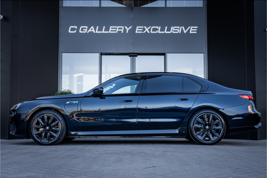 BMW 7 Serie M760e xDrive - M Sport | Sky Lounge | B&W | Massage