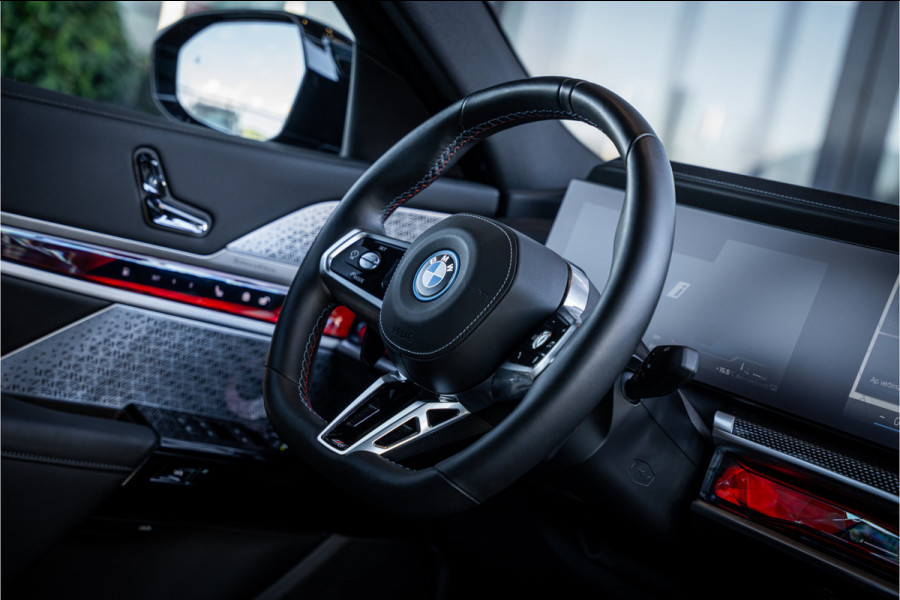BMW 7 Serie M760e xDrive - M Sport | Sky Lounge | B&W | Massage