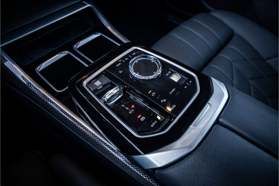 BMW 7 Serie M760e xDrive - M Sport | Sky Lounge | B&W | Massage