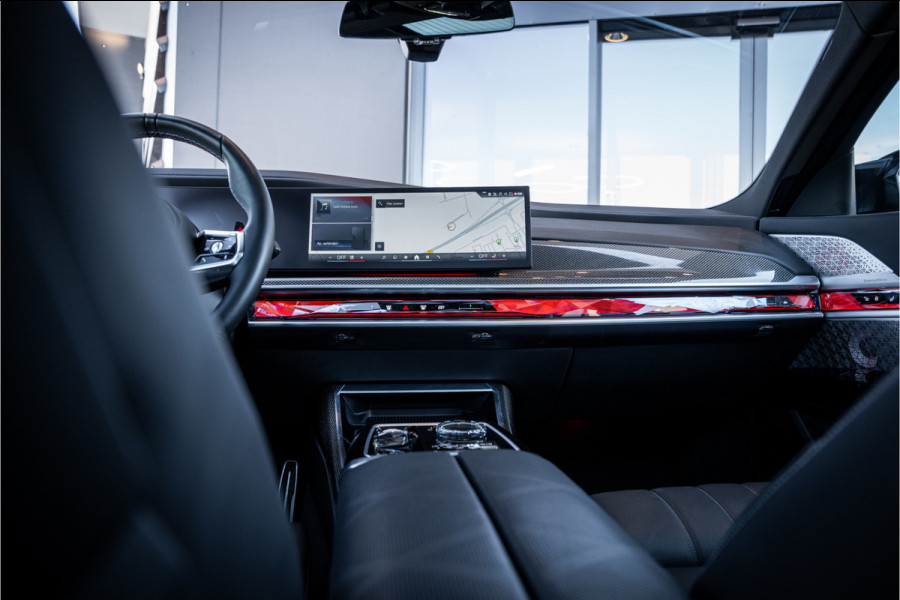 BMW 7 Serie M760e xDrive - M Sport | Sky Lounge | B&W | Massage