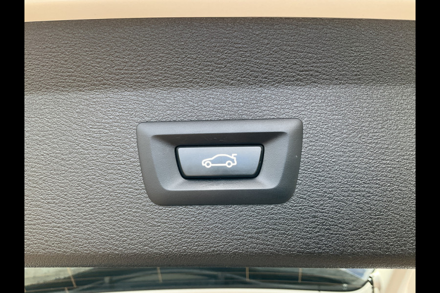 BMW X1 xDrive25e 222PK Automaat Trekhaak Leder Carplay Led Elek.Klep Plug-in!