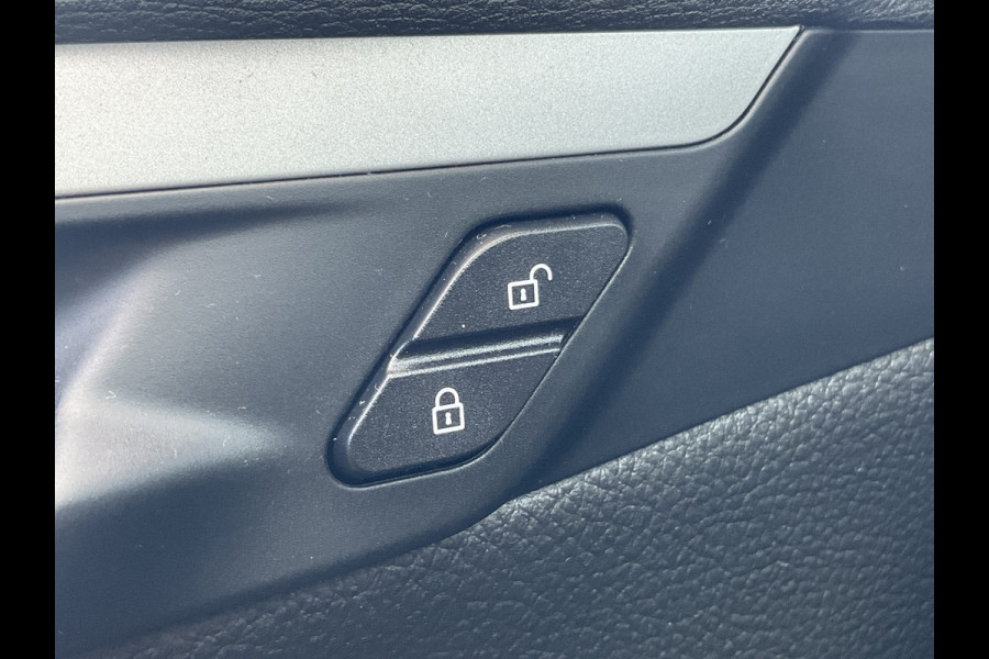 BMW X1 xDrive25e 222PK Automaat Trekhaak Leder Carplay Led Elek.Klep Plug-in!