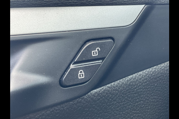 BMW X1 xDrive25e 222PK Automaat Trekhaak Leder Carplay Led Elek.Klep Plug-in!
