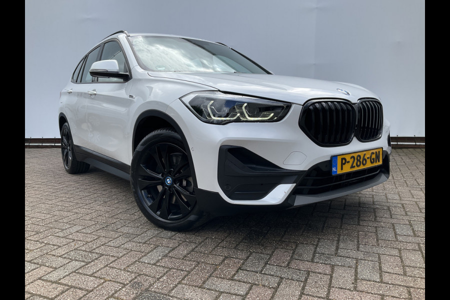 BMW X1 xDrive25e 222PK Automaat Trekhaak Leder Carplay Led Elek.Klep Plug-in!