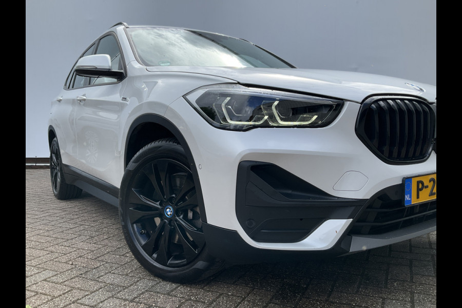 BMW X1 xDrive25e 222PK Automaat Trekhaak Leder Carplay Led Elek.Klep Plug-in!