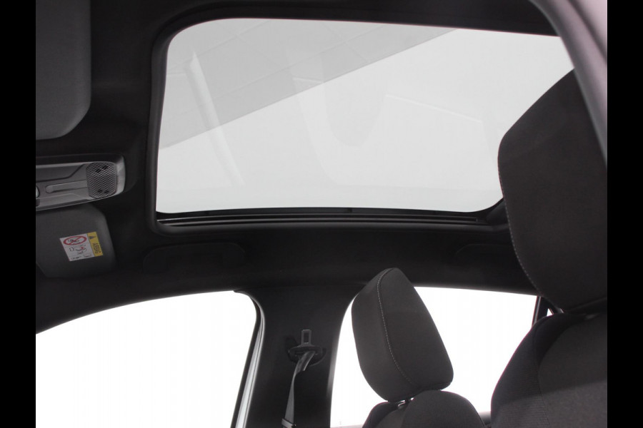 Opel Corsa 1.2 GS Panorama dak Digitale Cockpit Climate Control Dab Camera Parkeersensoren Cruise control LED Verwarmde voorstoelen Stuurwiel verwarmd Navigatie Climate control Apple carplay/ Android Auto Parkeer sensoren voor en achter